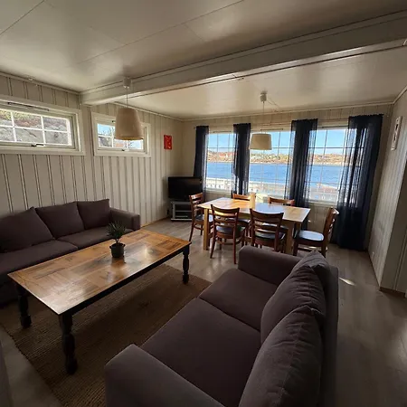 Feriehus Lysø Naturcamping Og Rorbuer AVEROY